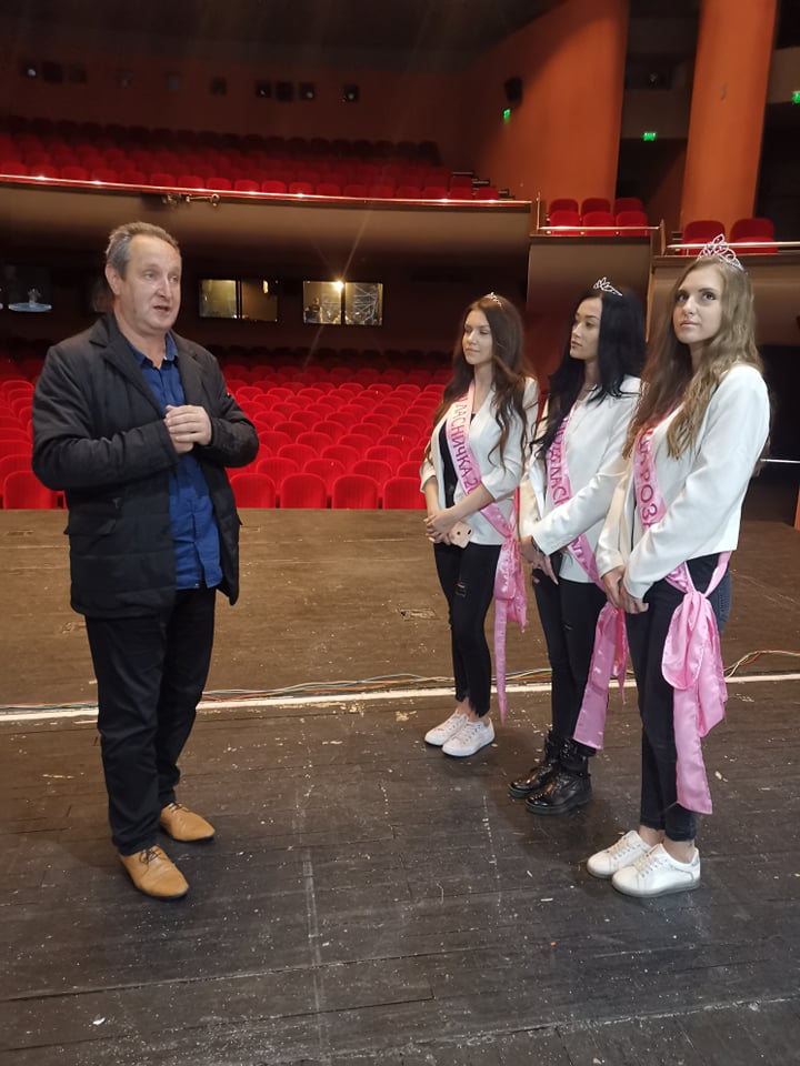 Царица Роза 2020 Мария Петрова и подгласничките и посетиха Операта