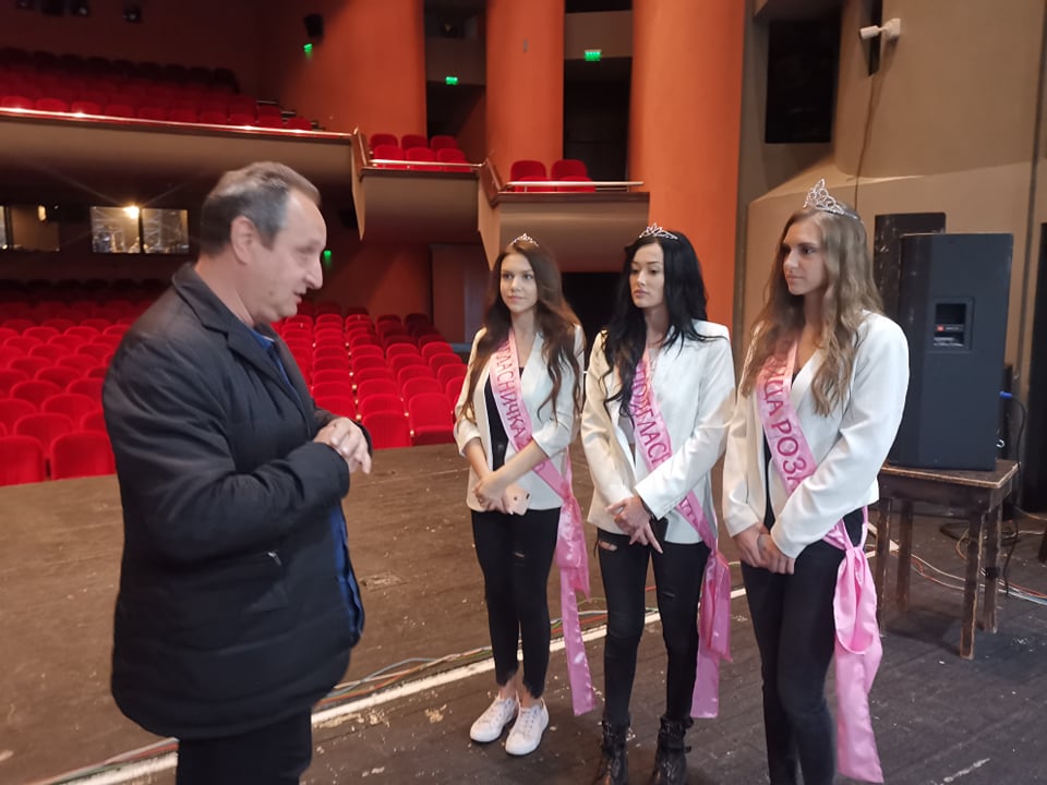 Царица Роза 2020 Мария Петрова и подгласничките и посетиха Операта