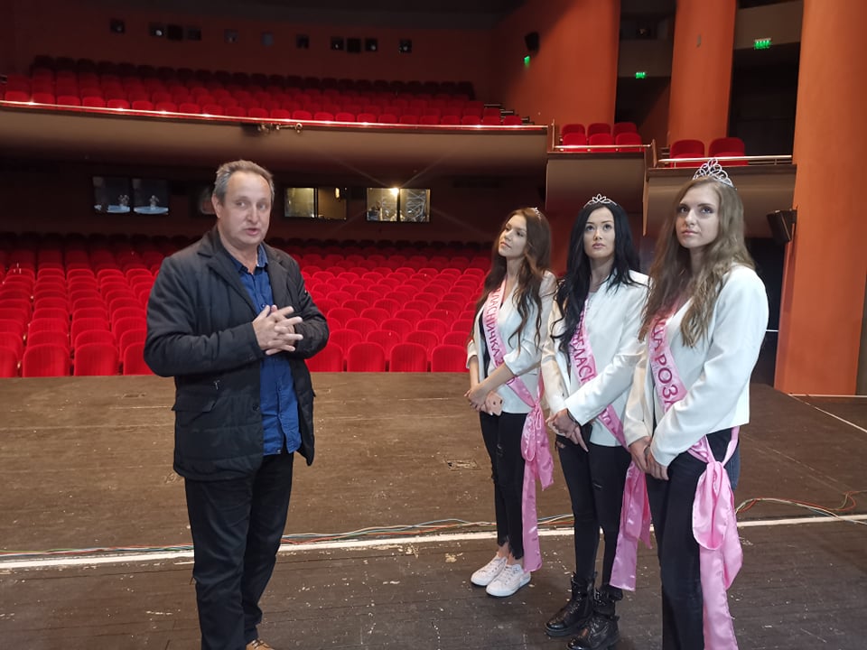 Царица Роза 2020 Мария Петрова и подгласничките и посетиха Операта