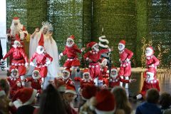 "Christmas Messes at the Opera"